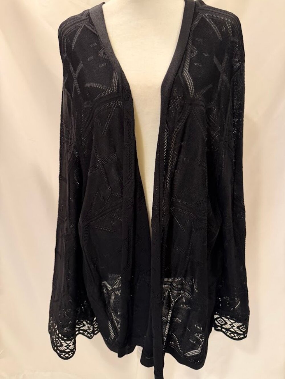 NWOT RUBY Rd. Open Black Cardigan with Intricate Geometric Pattern - 3x